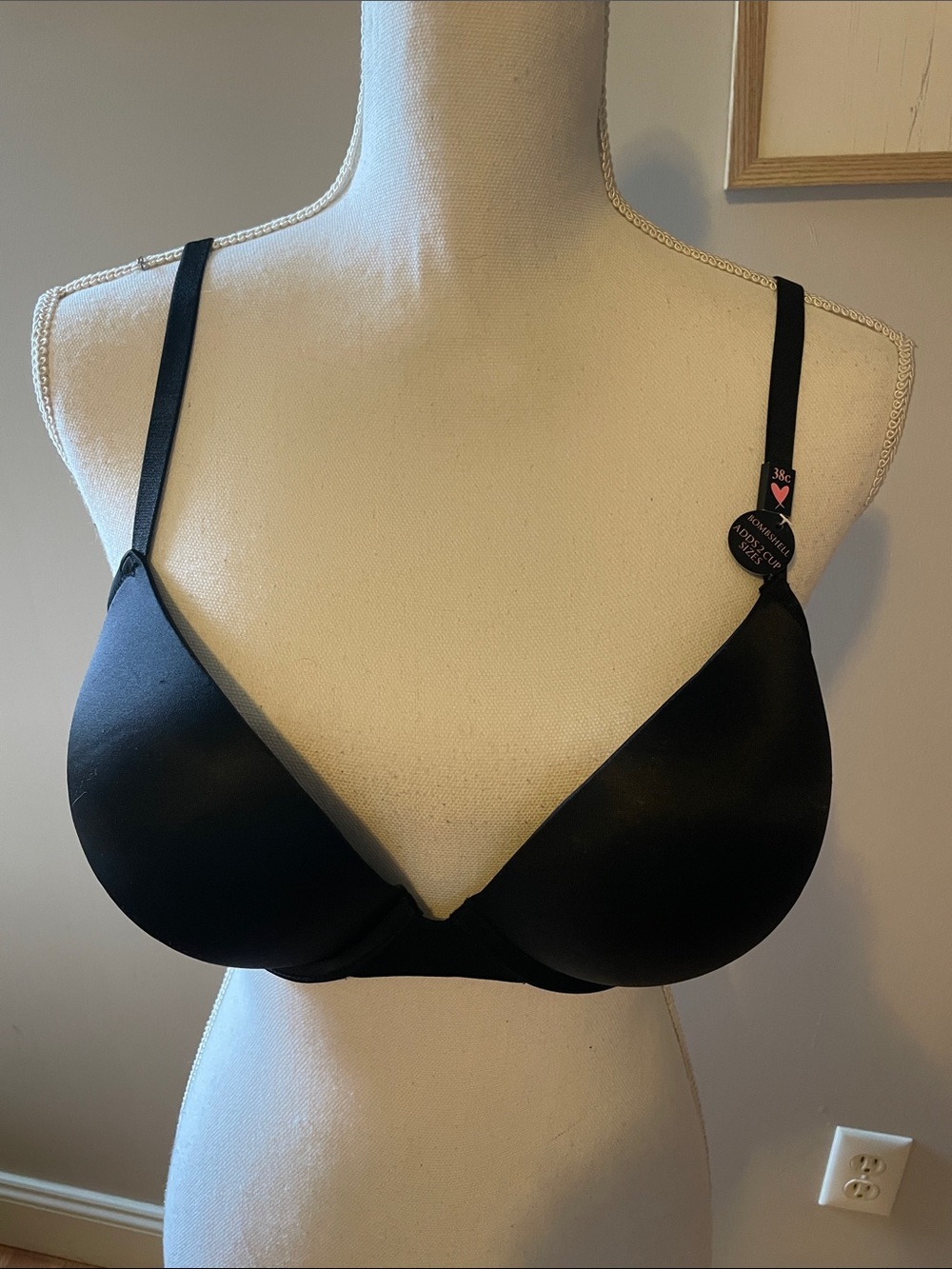 VICTORIAS SECRET BOMBSHELL 💣Black Bra - 38C Women Intimates